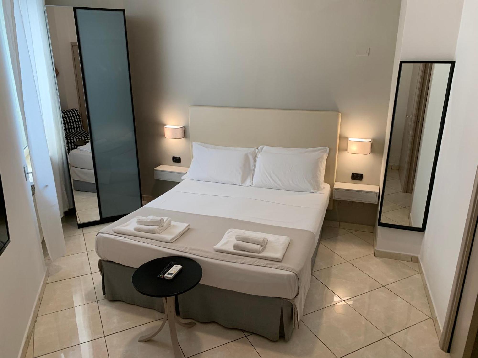 Tuanis Hotell Neapel Exteriör bild