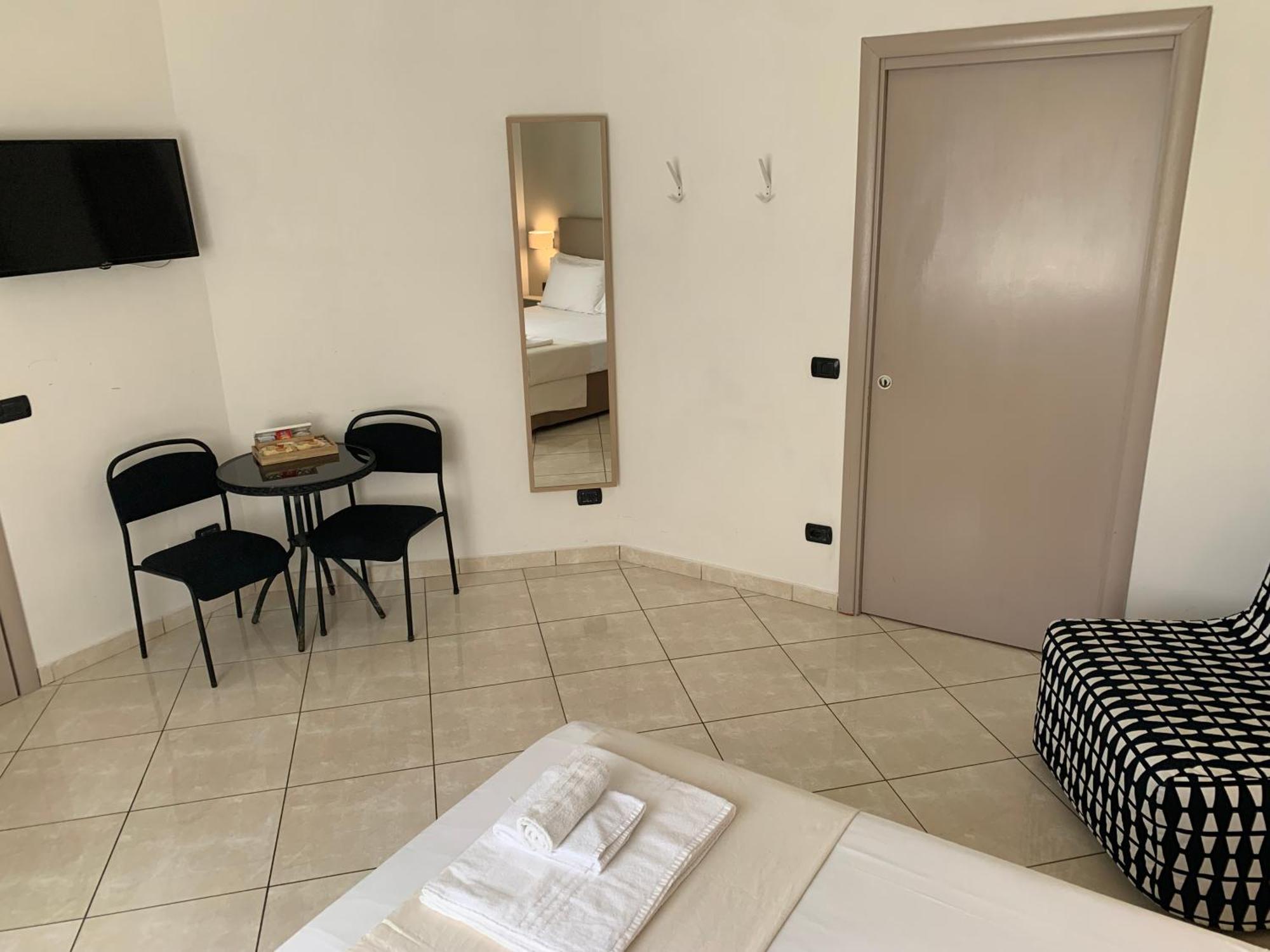 Tuanis Hotell Neapel Exteriör bild