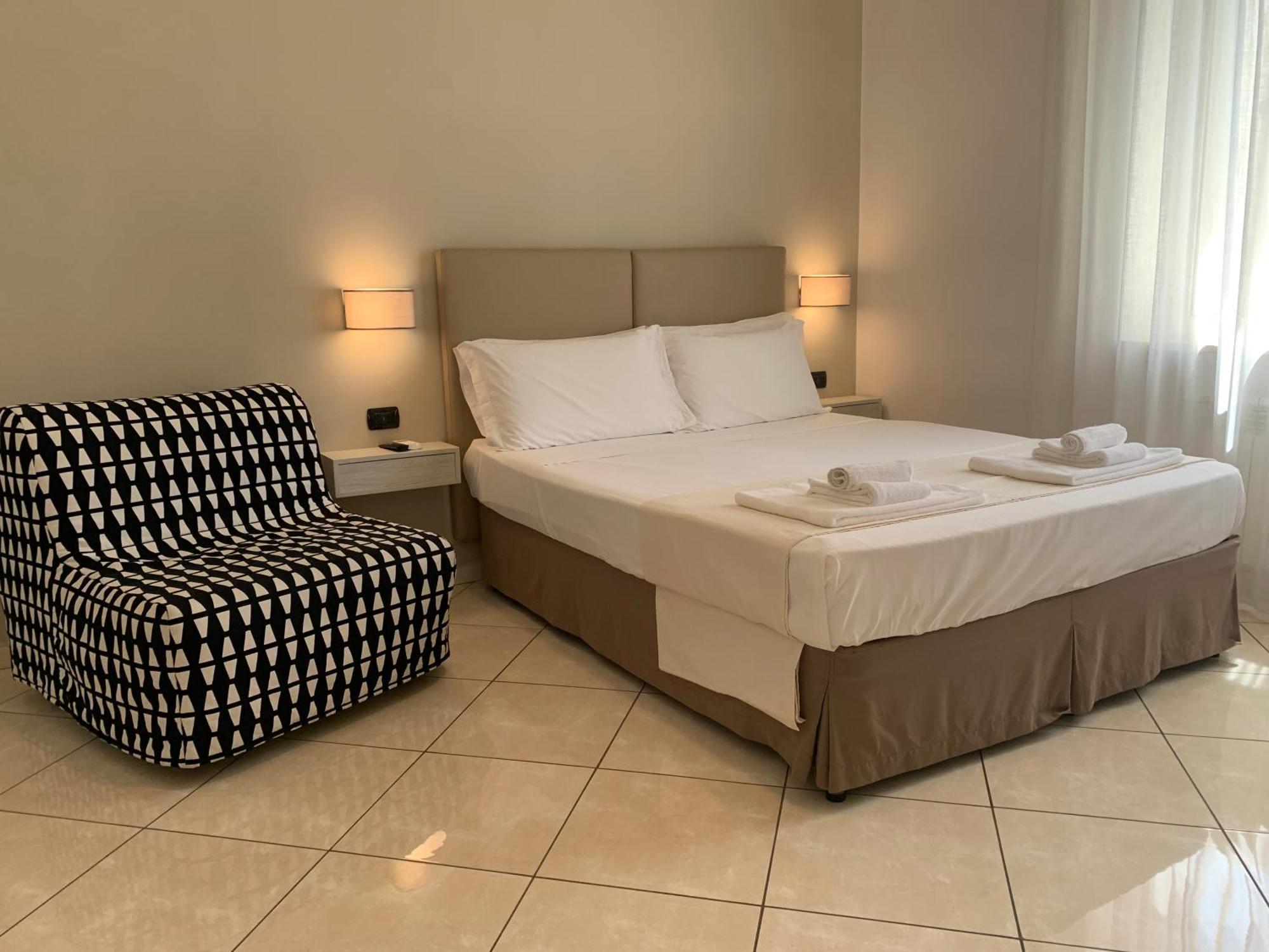 Tuanis Hotell Neapel Exteriör bild