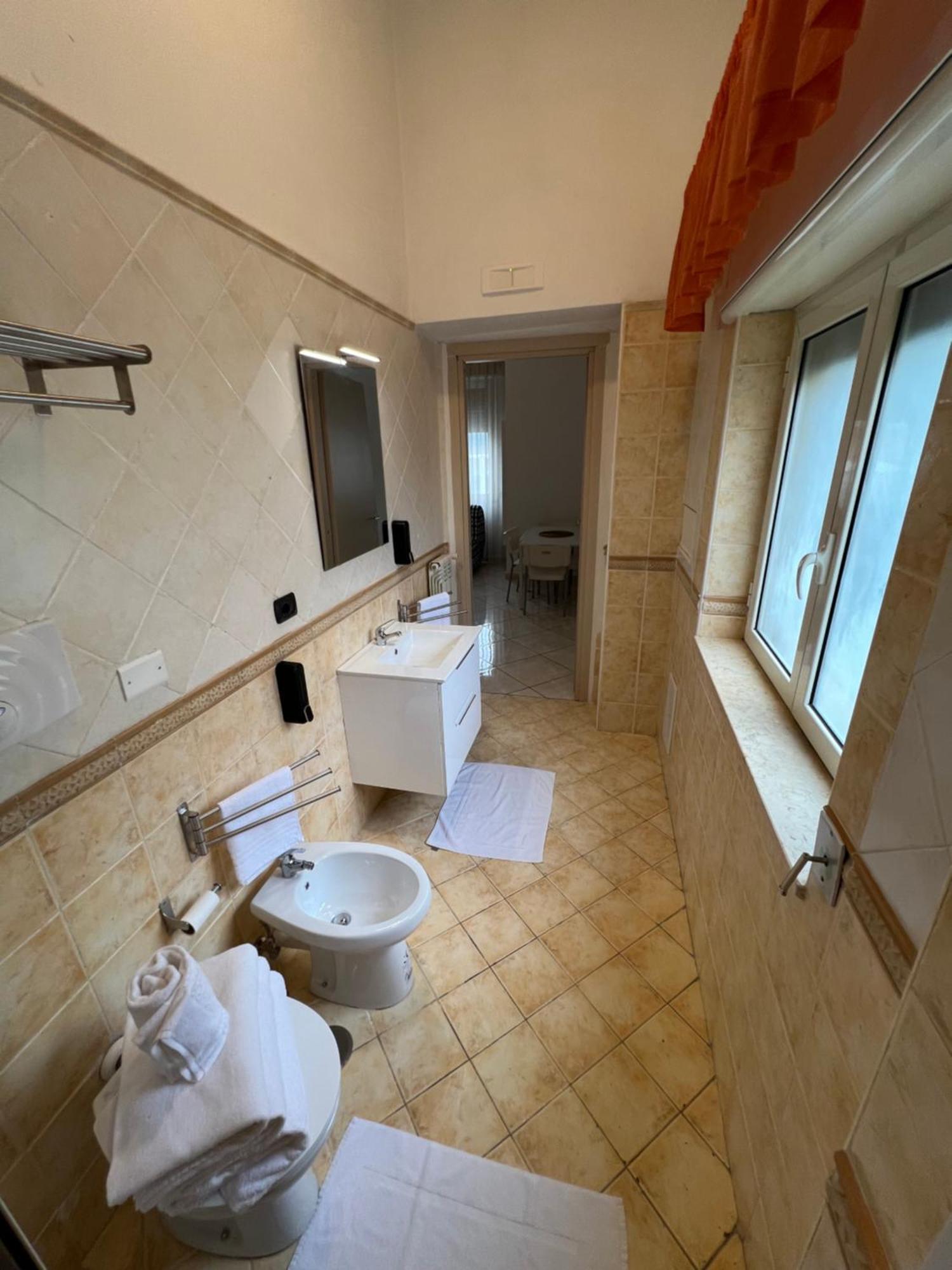 Tuanis Hotell Neapel Exteriör bild